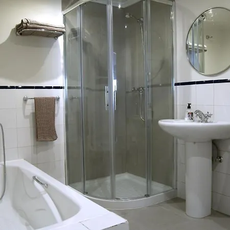 Ondoloin Apartment *